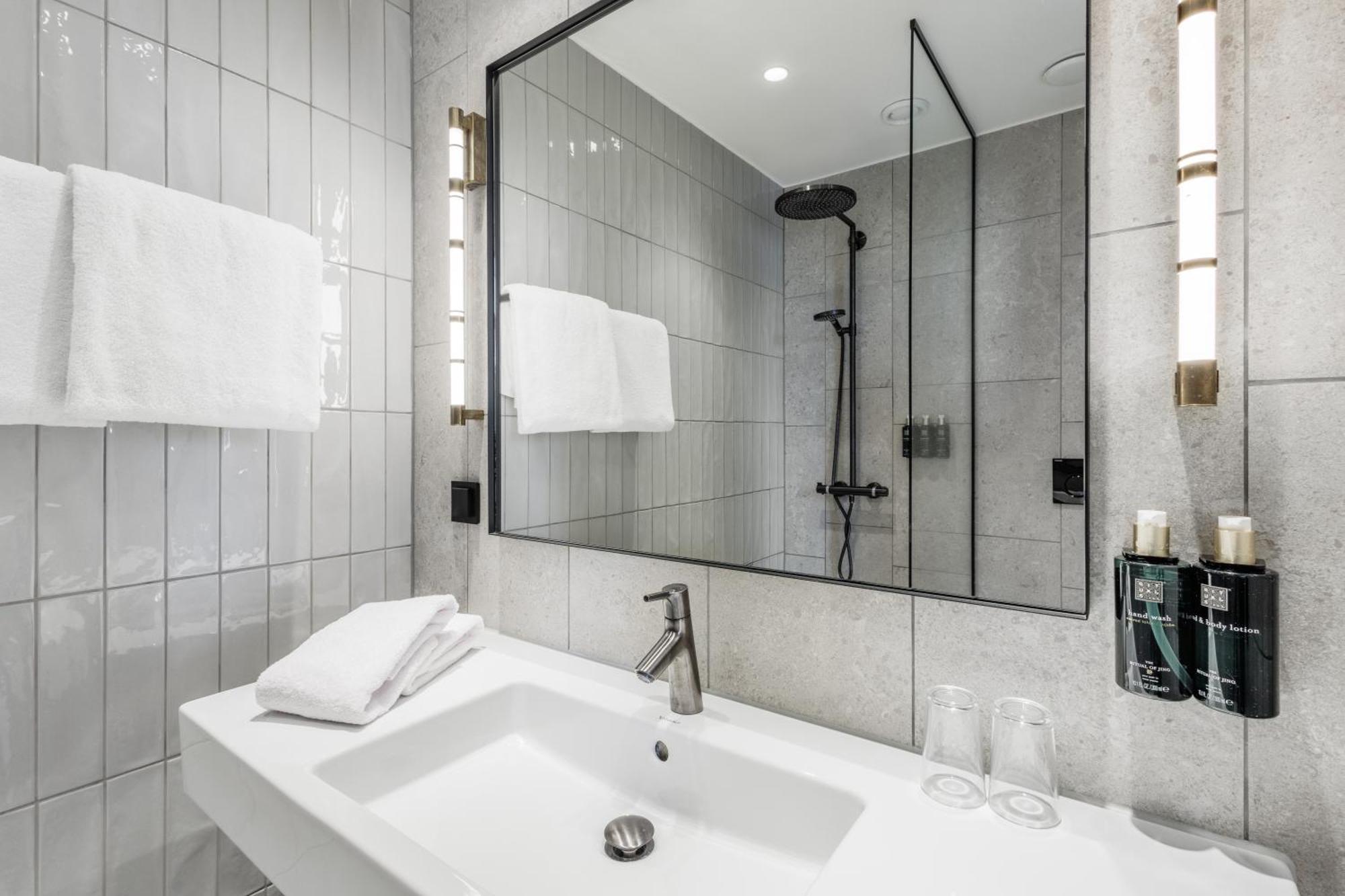 Home Hotel Tapetfabriken Nacka község Kültér fotó
